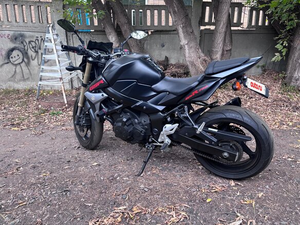 2013 Suzuki GSR 750, чёрный, 600000 рублей - вид 2