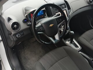 2014 Chevrolet Aveo II, белый, 900000 рублей, вид 5