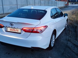 2019 Toyota Camry VIII (XV70), белый, 2100000 рублей, вид 4