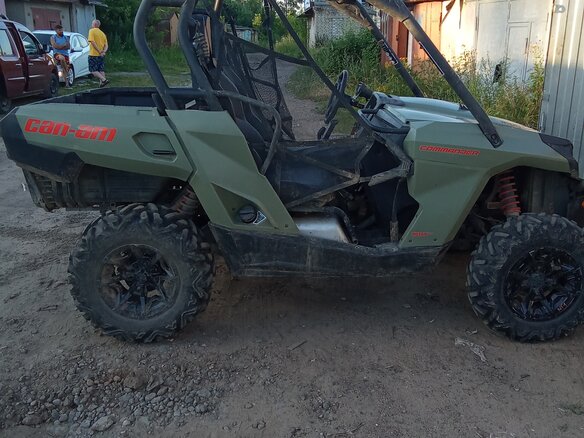 2017 BRP Can-Am Commander 1000R, зелёный, 950000 рублей - вид 3
