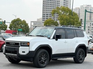2024 Toyota Land Cruiser Prado 250 Series, белый, 9980000 рублей, вид 3