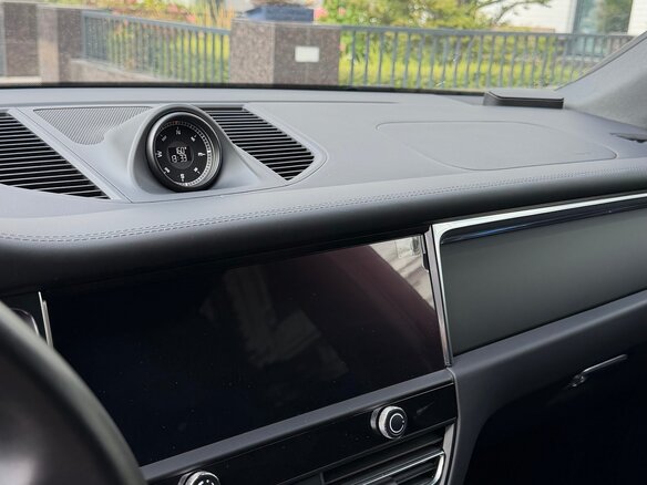 2024 Porsche Macan I Рестайлинг 2, красный, 8100000 рублей - вид 8