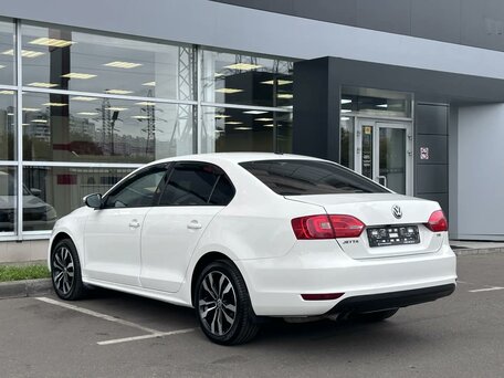 2013 Volkswagen Jetta VI, белый, 810000 рублей, вид 4