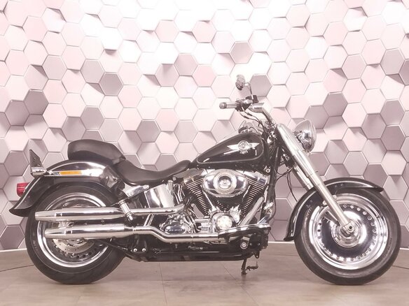 2013 Harley-Davidson Fat Boy, чёрный, 977000 рублей - вид 2