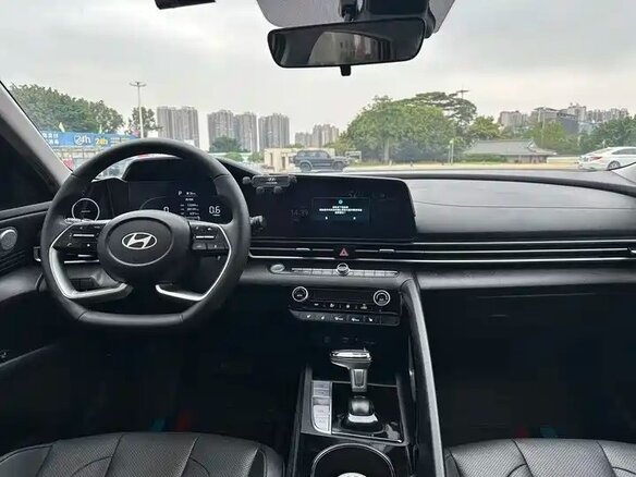 2023 Hyundai Elantra VII (CN7) Рестайлинг, белый - вид 10