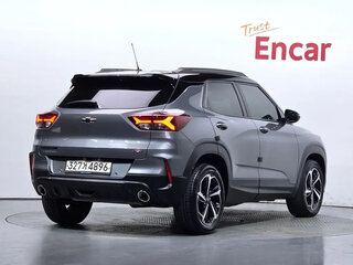 2022 Chevrolet TrailBlazer III, серый, 1583000 рублей, вид 2