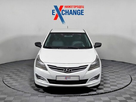 2015 Hyundai Solaris I Рестайлинг, белый, 899000 рублей, вид 2