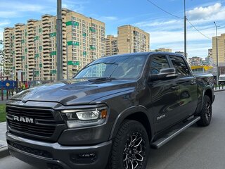 2022 Ram 1500 Crew Cab eTorque V, серый, 7000000 рублей, вид 2