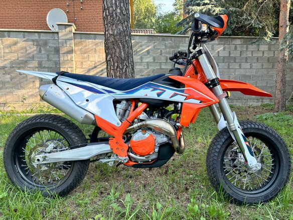 2021 KTM 450 SMR, оранжевый, 900000 рублей - вид 13