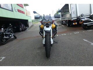 2019 Moto Guzzi V85 TT, белый, 847000 рублей, вид 3