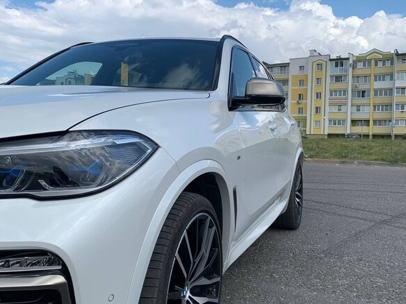 2019 BMW X5 M50d IV (G05/G18), белый, 5109360 рублей - вид 12