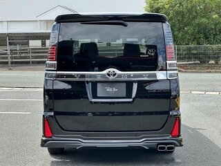 2020 Toyota Voxy III (R80) Рестайлинг, чёрный, 2200001 рублей, вид 4