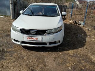 2010 Kia Cerato 4-speed II, белый, 550000 рублей, вид 2
