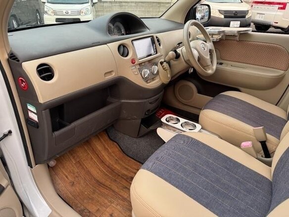 2013 Toyota Sienta I Рестайлинг 2, белый, 694911 рублей - вид 11