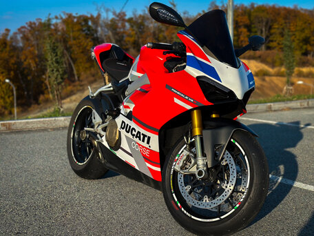 2019 Ducati Panigale V4, серый, 2000000 рублей, вид 1