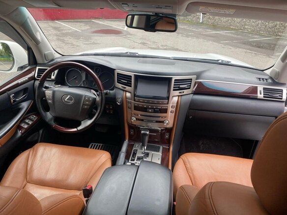 2013 Lexus LX 570 III Рестайлинг, белый, 4900000 рублей - вид 6