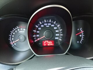 2016 Kia Rio III Рестайлинг, белый, 885000 рублей, вид 2