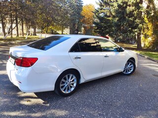 2014 Toyota Camry VII (XV50), белый, 1900000 рублей, вид 1