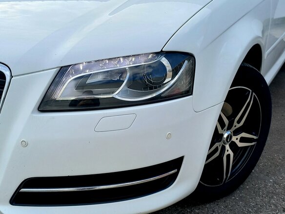 2011 Audi A3 II (8P) Рестайлинг 2, белый - вид 6