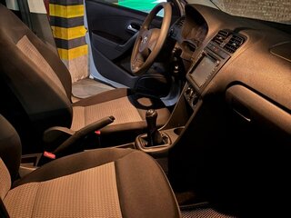 2014 Volkswagen Polo V, серебристый, 850000 рублей, вид 5