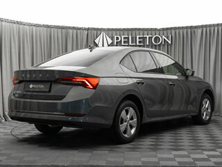 2021 Skoda Octavia IV (A8), серый, 2380000 рублей, вид 5