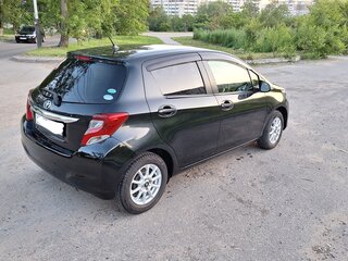 2015 Toyota Vitz III (XP130) Рестайлинг, чёрный, 850000 рублей, вид 5