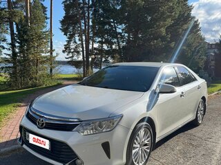 2017 Toyota Camry VII (XV50) Рестайлинг, белый, 2548000 рублей, вид 1
