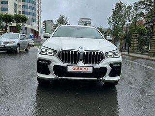 2021 BMW X6 40i III (G06), белый, 9000000 рублей, вид 2