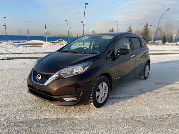 2017 Nissan Note e-Power II Рестайлинг, коричневый, 1280000 рублей