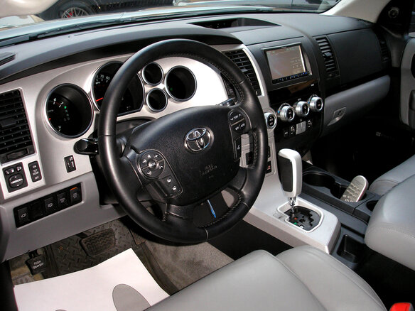2008 Toyota Sequoia II, чёрный - вид 5