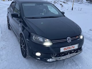 2013 Volkswagen Polo V, чёрный, 700000 рублей, вид 2