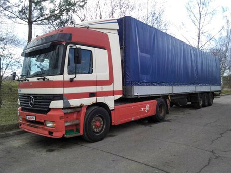 1999 Mercedes-Benz Actros, красный, 1350000 рублей, вид 1