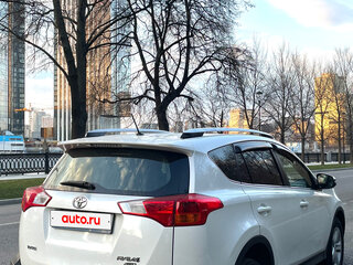 2013 Toyota RAV4 IV (XA40), белый, 2300000 рублей, вид 4