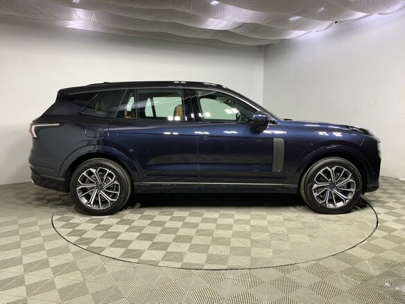 2026 Lynk & Co 01 I Рестайлинг 2, синий, 7130000 рублей - вид 4