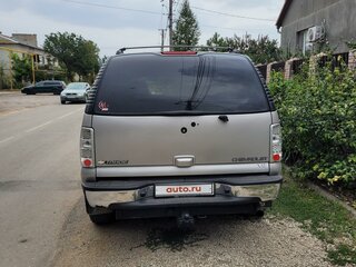 2003 Chevrolet Tahoe II, серебристый, 1180000 рублей, вид 3