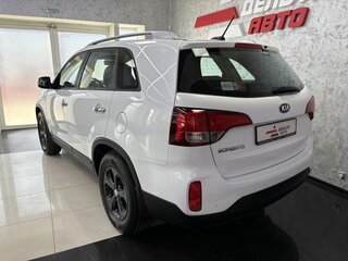 2017 Kia Sorento II Рестайлинг, белый, 2265000 рублей, вид 3