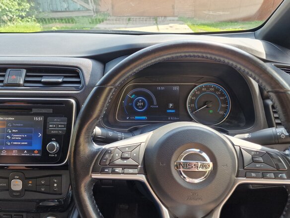 2018 Nissan Leaf II (ZE1), красный, 1850000 рублей - вид 17