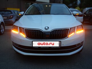 2017 Skoda Octavia III (A7) Рестайлинг, белый, 1350000 рублей, вид 3