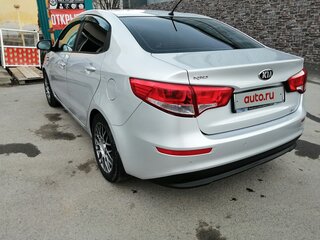 2016 Kia Rio III Рестайлинг, серебристый, 1150000 рублей, вид 5