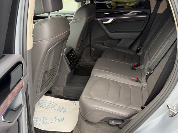 2019 Volkswagen Touareg III, серебристый, 3500000 рублей - вид 14