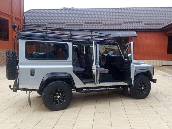 2011 Land Rover Defender 110 I Рестайлинг, серебристый - вид 6