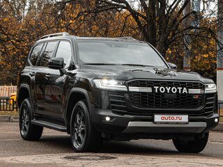 2022 Toyota Land Cruiser 300 Series, чёрный, 12000000 рублей, вид 1