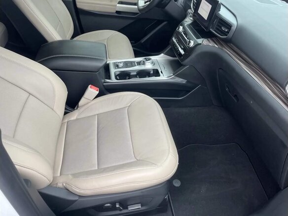 2020 Ford Explorer VI, белый, 3700000 рублей - вид 3