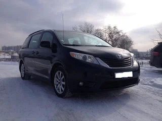 2010 Toyota Sienna III, зелёный, 1545838 рублей, вид 3