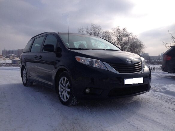 2010 Toyota Sienna III, зелёный, 1516518 рублей - вид 2