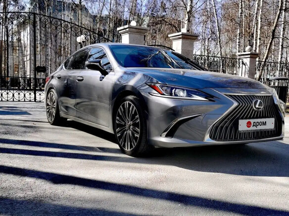 2019 Lexus ES 250 VII, серый, 4100000 рублей - вид 5