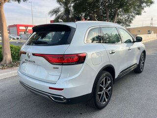 2023 Renault Koleos II Рестайлинг, белый, 4000000 рублей, вид 3