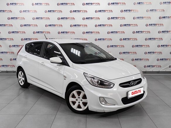 2014 Hyundai Solaris I, белый, 1200000 рублей - вид 1