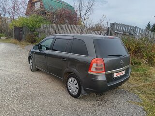 2011 Opel Zafira B Рестайлинг, серый, 570000 рублей, вид 4