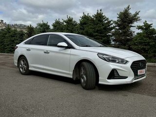 2019 Hyundai Sonata VII (LF) Рестайлинг, белый, 1850000 рублей, вид 2